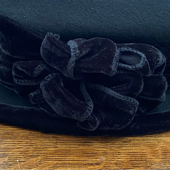 VINTAGE WOOL BLACK WOMENS BOW RIBBON BOWLER CLARA BOW RETRO HAT - Picture 3 of 16